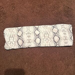 SHEIN White and Gray Patterned Bathing suit Top